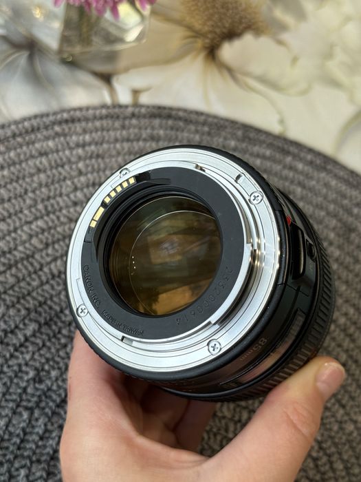Продам комплект фототехніки Canon фотоапарат, обʼєктиви, спалах, перехідник