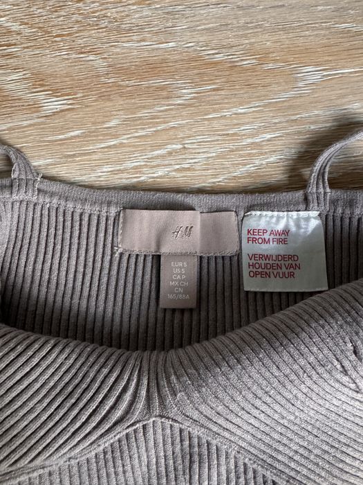 Krotki top H&M ma ramiaczka
