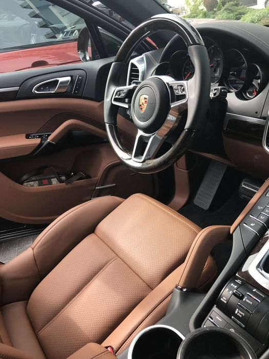 Porsche Cayenne Platinum Edition