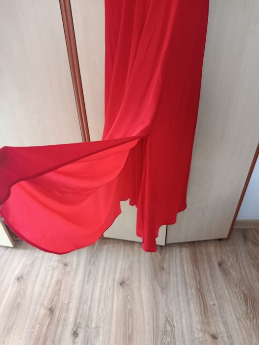Długa czerwona sukienka 42/44
