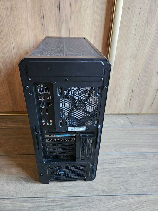 AMD Ryzen 5 5600X / 32 GB DDR4 / RX 6750 XT 12GB / 500 GB SSD / WIN 11