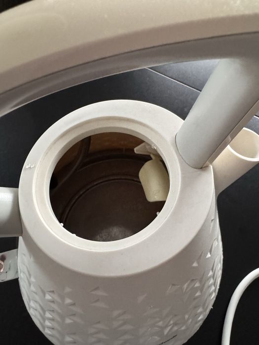 Czajnik elektryczny Morphy Richards bialy