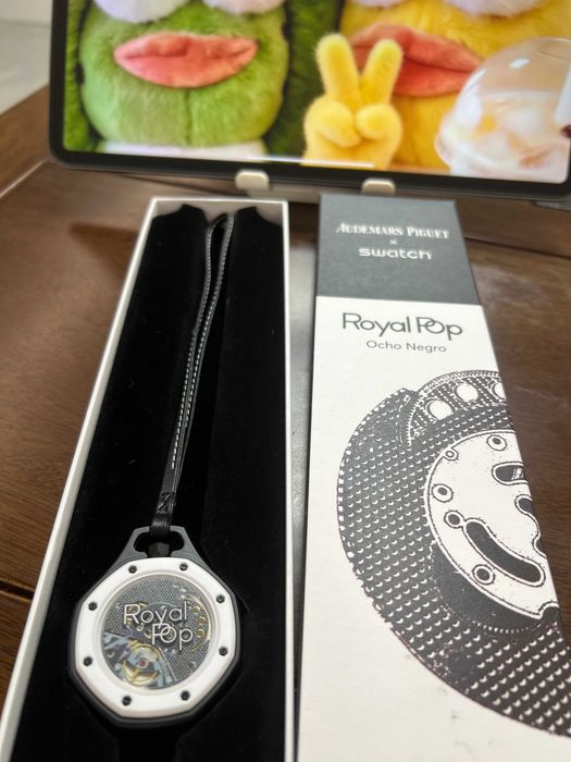 Swatch AP Ocho Negro – czarno-biały Lépine, SISTEM51 90h, lanyard