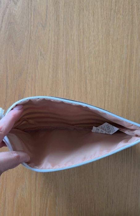 Kosmetyczka flaming paski