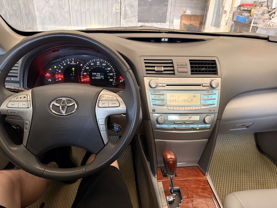 Toyota Camry 40 v 3.5 в максимальній комплектації