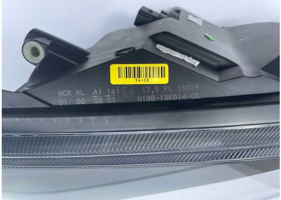 lampa FORD FIESTA MK8 FULL LED ST prawa kompletna