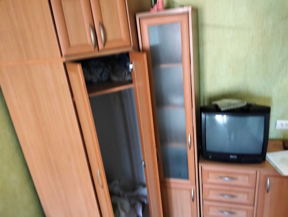 Продам кутову шафу + пенал + комод Идеальний стан 11500гр. за все. Є торг. Центр міста Допоможу погрузити