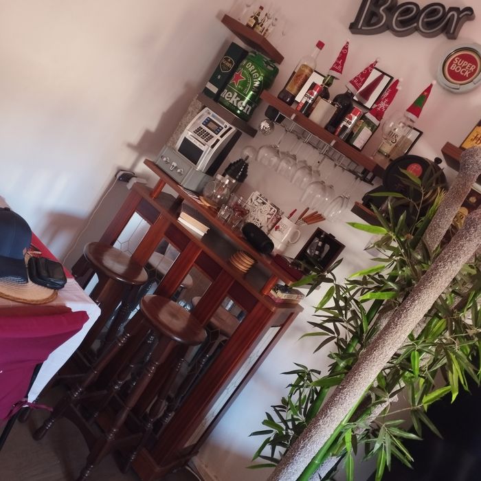 Vendo barzinho de sala completo