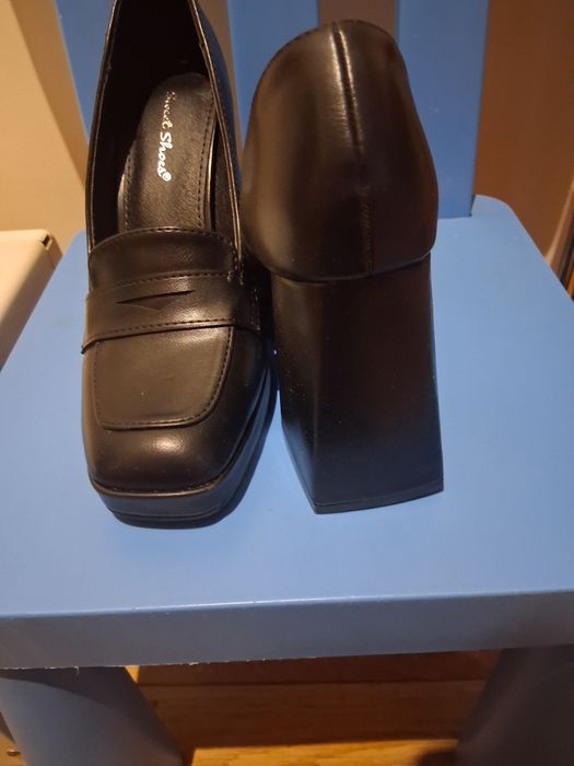 Buty na  wysokim 9bcasie