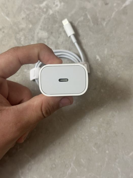 Швидкісна зарядка для Айфон комплект:  адаптер 20w + кабель 1м