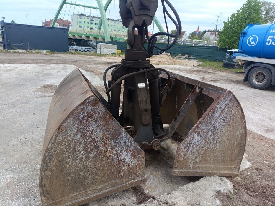 Fuchs mhl360 koparka przeładunkowa portowa dźwig