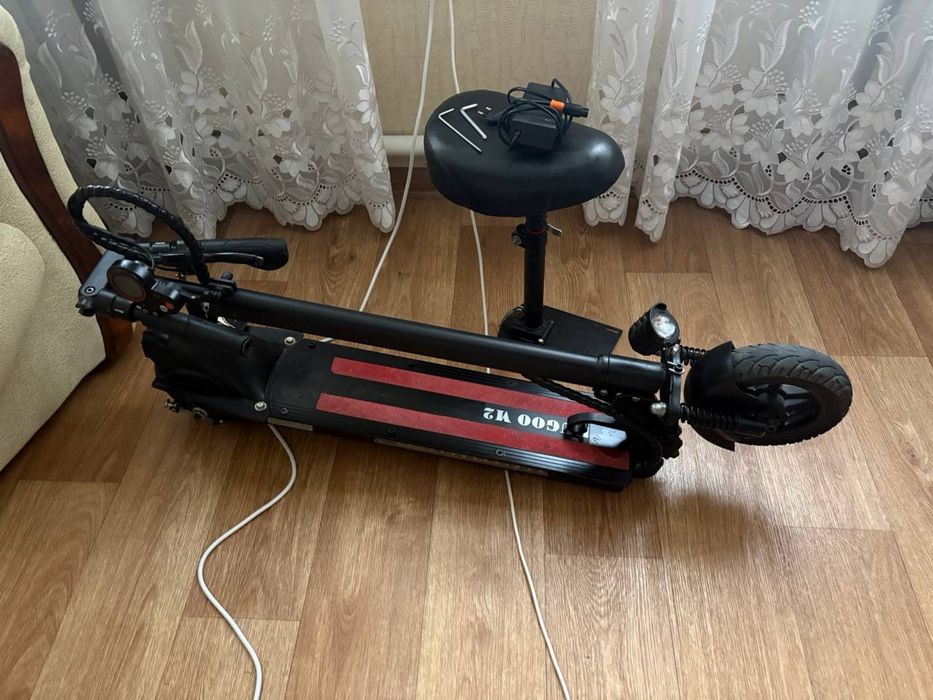 Продам элктросамокат Kugoo m2