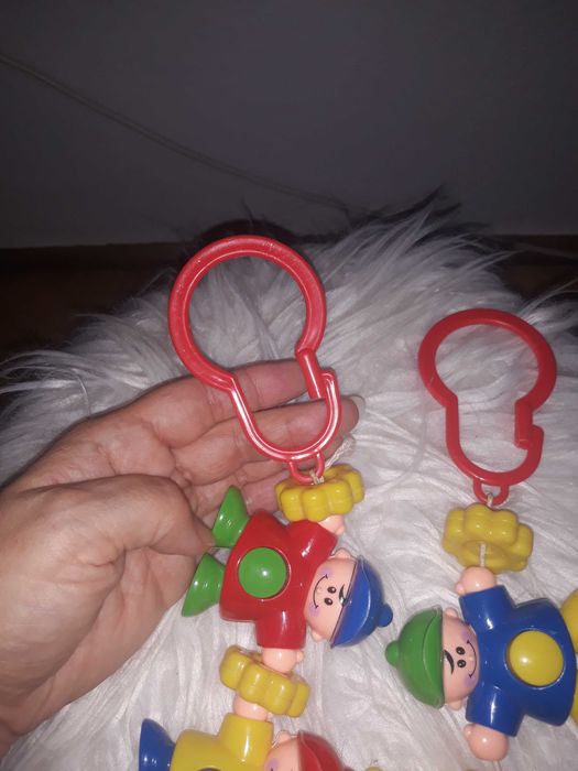 Grzechotki do powieszenia dla dzieci.