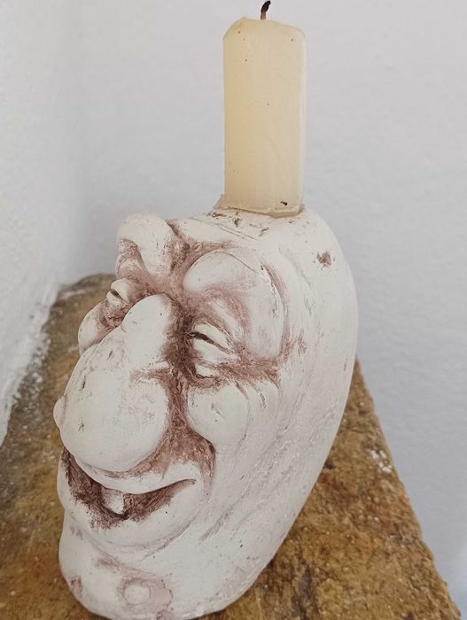 Estátua em pedra maciça