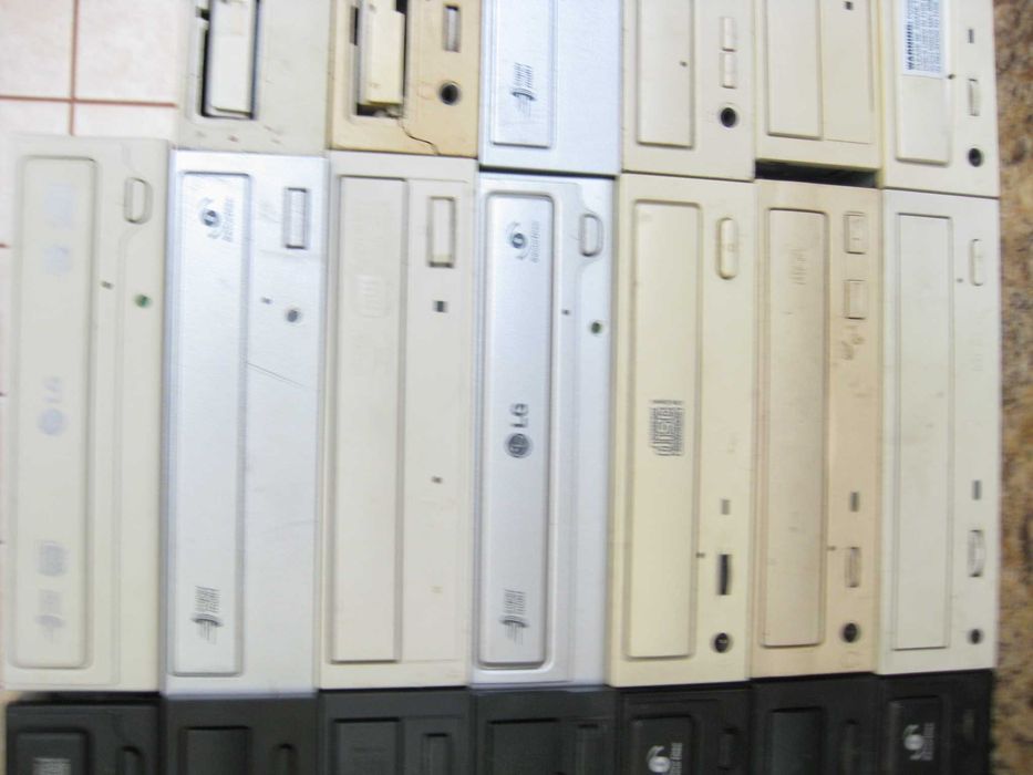 Продам оптичні приводи для ПК та ноутбуків.