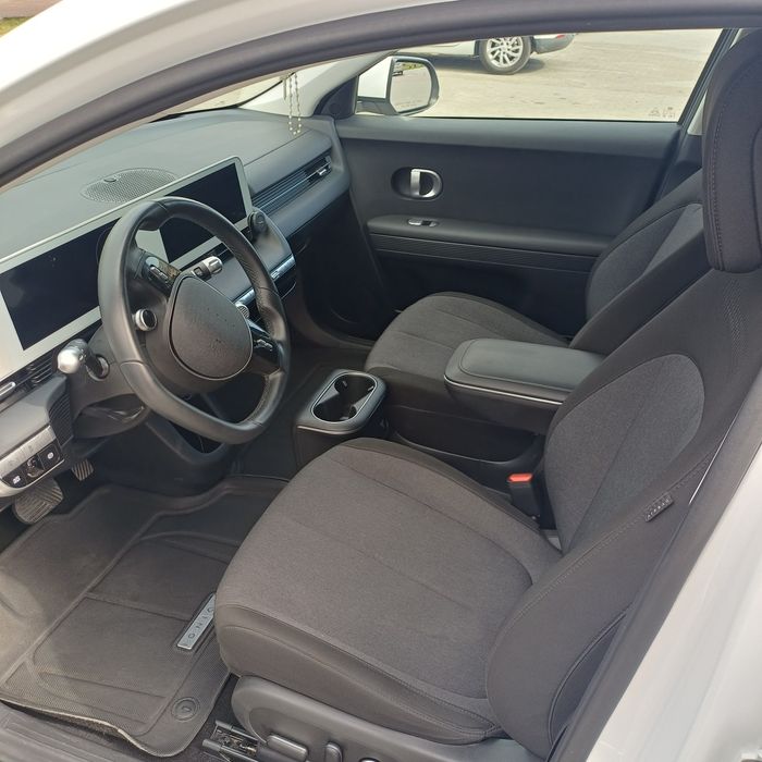 Ionik 5  2023року