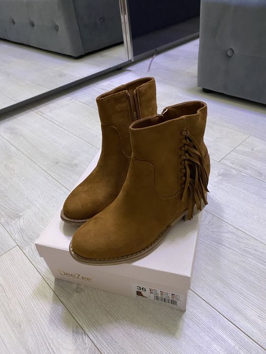Nowe botki zamszowe DeeZee 36