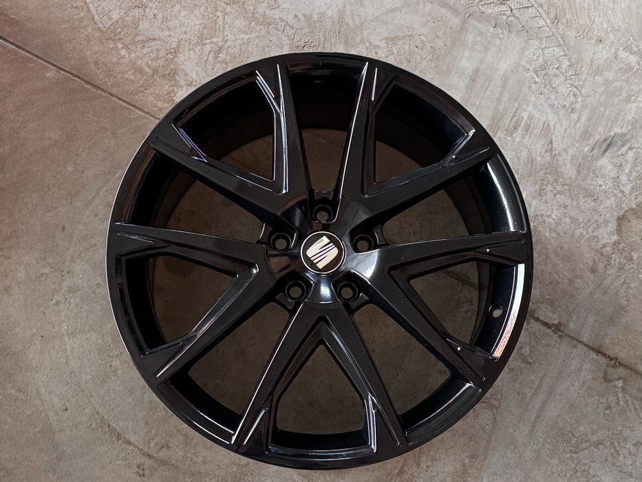 ORYGINALNE Felgi Seat Skoda Volkswagen Audi 19 5x112 golf ateca passat