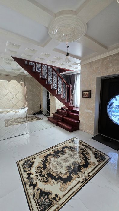 Продаж будинку м Тараща в сучасному ремонті