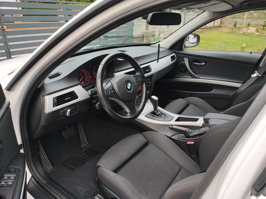 BMW E90 318d automat LCI sedan