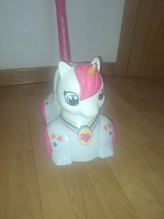 Brinquedo Unicornio com bebé incluído