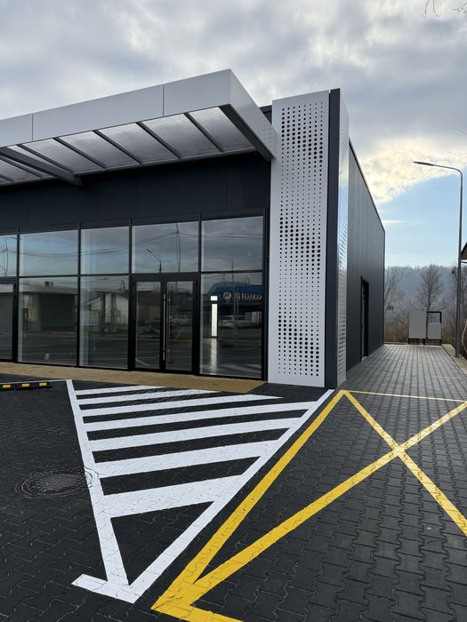 Продам комерційні приміщення. Світло є завжди !