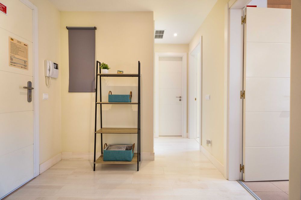 Setembro a preços esp. consulte.- Apartamento T1 Praia da Rocha  Piscina + Garagem em condominio privado.