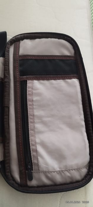 Барсетка червоний Victorinox Travel