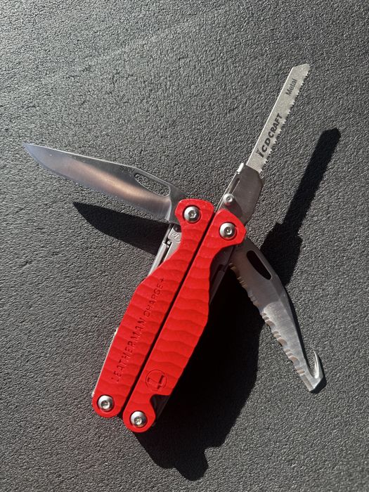 leatherman charge plus red g10