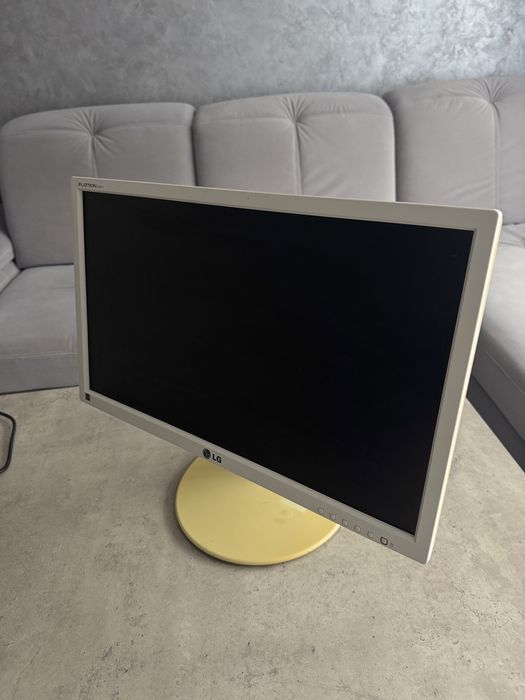 Монітор LG Flatron E2411PU