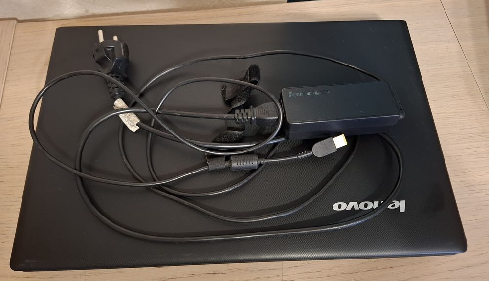 Laptop 17" Lenovo G710 i3-4000m / 8gb ddr3/1Tb