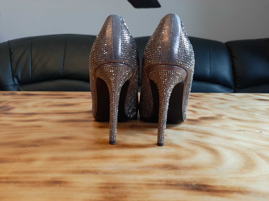 Damskie buty na obcasie