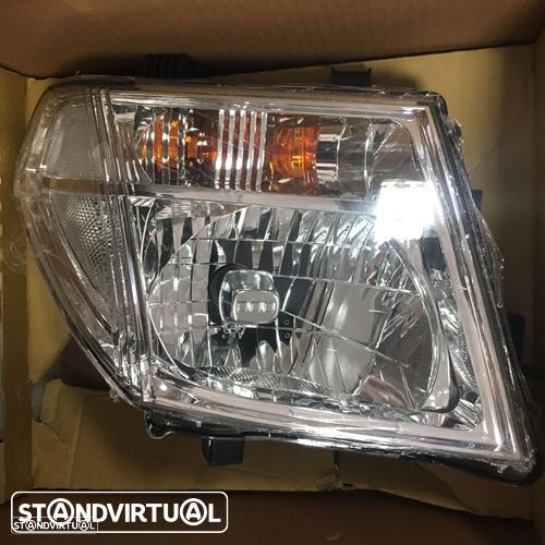 Farol Nissan Navara modelo: 2005 até 2010 novo