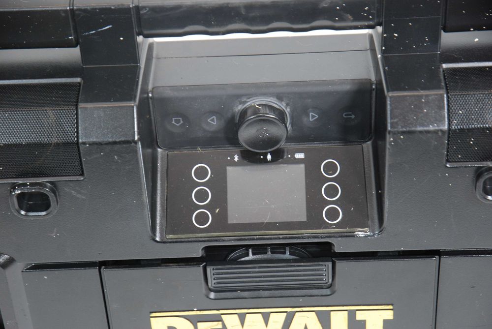 Radio budowlane Dewolt