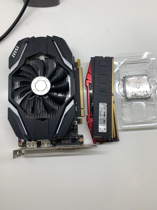 CPU + RAM + GRÁFICA