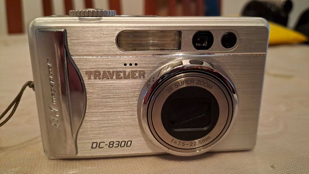 Máquina Fotográfica Traveler DC 8300 (corpo em aluminio)