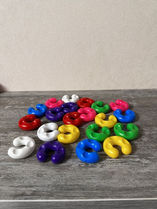 Ланцюжок кольоровий, вертоліт, вантажівка, паравоз з причепами