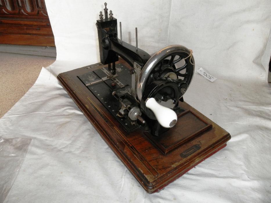 Máquina de Costura de Mesa