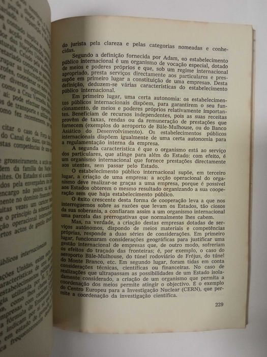 Para uma nova ordem internacional, de Mohammed Bedjaour