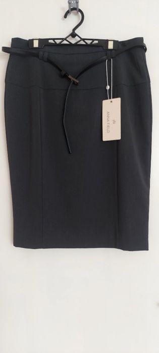 Elegancka ołówkowa, midi, Anna Field z paskiem, na podszewce