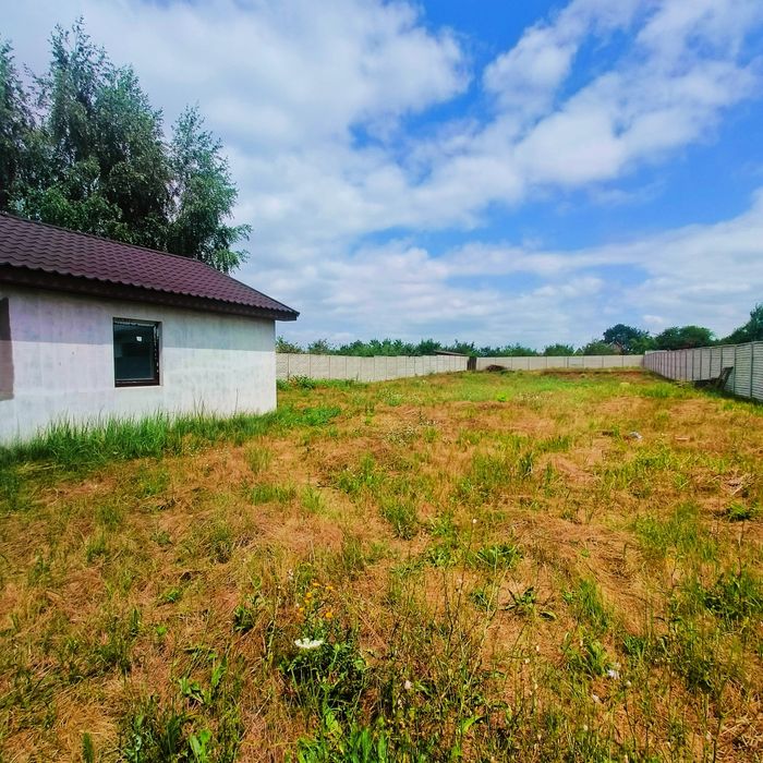 Продам участок в начале Обуховки