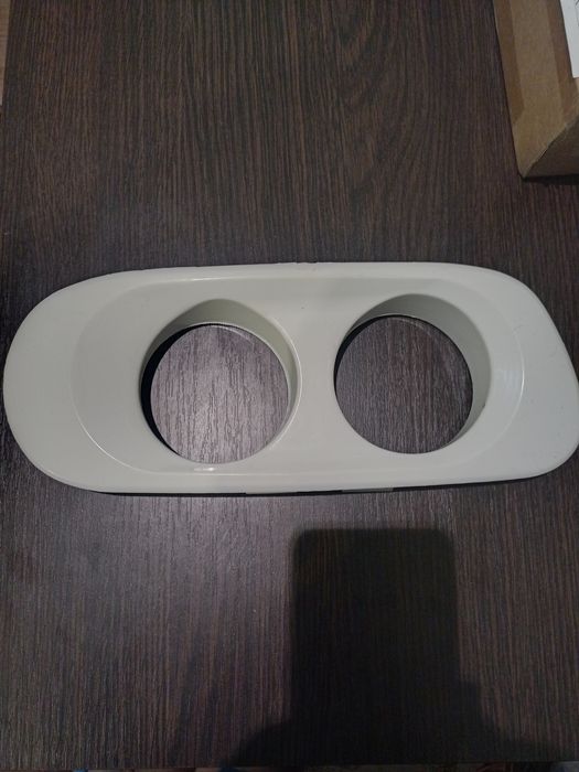 Окулятор галогена,личинка двери,крышка топ. бака,ручка для ящика DAF