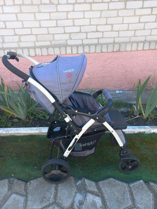 Каляска прогулочная