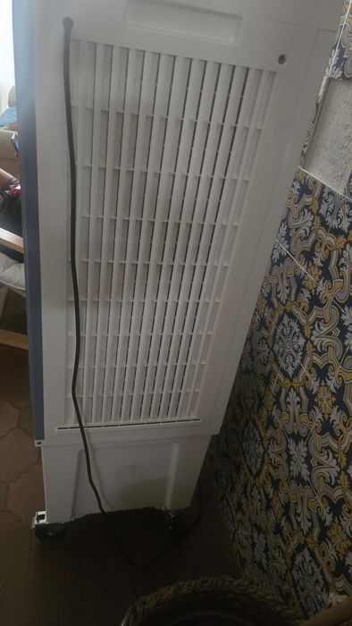 VENTILADOR DE AR ​​c/humidificador  e comando 200W 60 LITROS