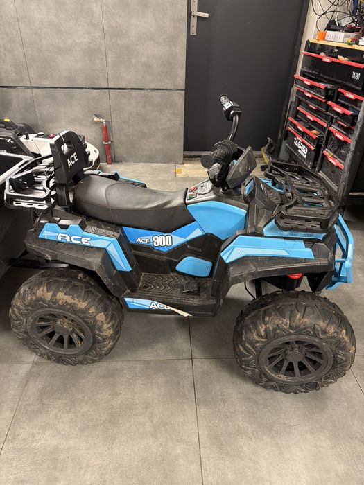 Quad elektryczny z przyczepka