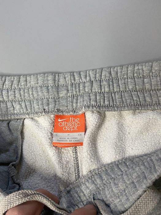 Дуже широкі сірі штани Nike sweatpants