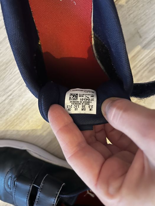 Buty dzieciece 35 pilkarskie sportowe