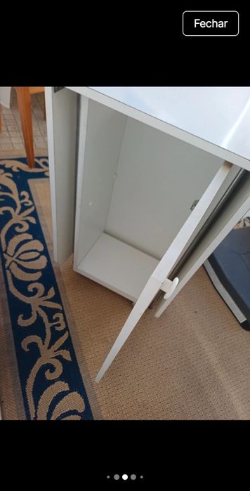 Mesa extensível com arrumação