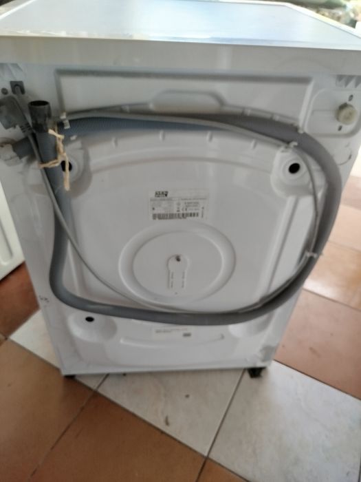 Máquina de lavar roupa Newpol 8kg  NW8100F2