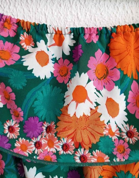 Vestido comprido verde com padrão floral tamanho 44